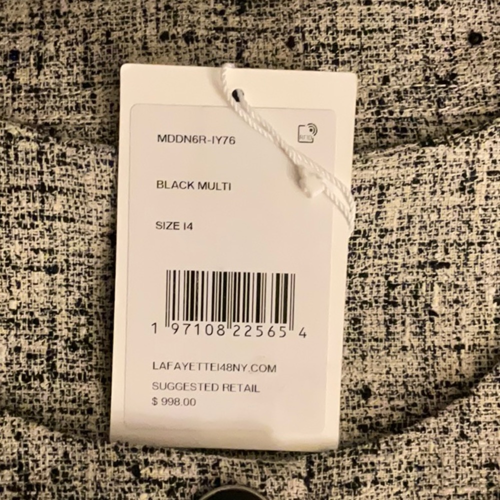 LAFAYETTE 148 NEW YORK
SLEEVELESS BUTTON FR
COLOR: Black Mult
SIZE: 12 & 14 - Picture 13 of 16